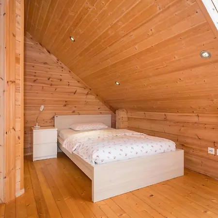 Semesterbostad Cozy In Preserje With Sauna